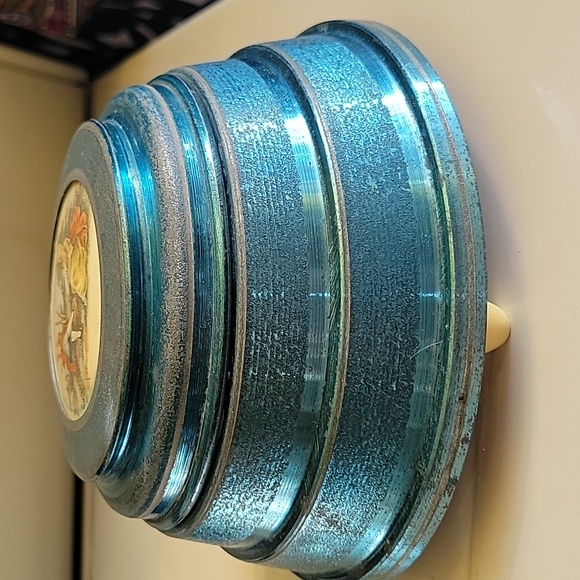 Vintage Musical Powder Box - Picture 7 of 7